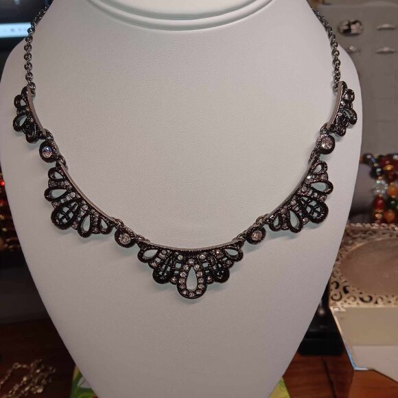 Liz Claiborne, 2 Signed Necklaces, Gunmetal and Silvertone - Picture 6 of 6